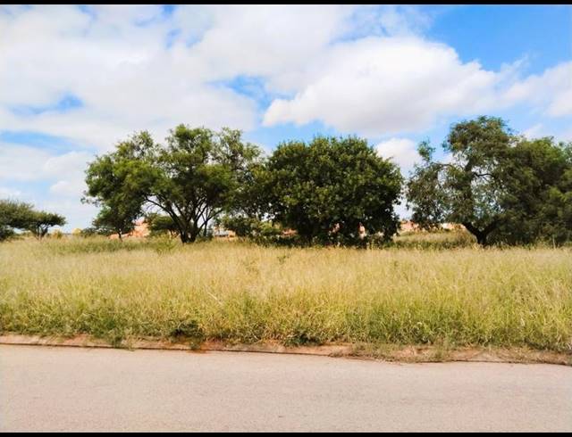 LAND FOR SALE IN STERPARK